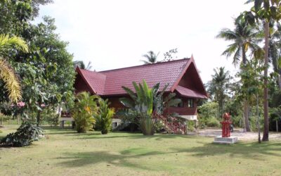 Charmantes thailändisches Holzhaus mit 3 Schlafzimmern und Pool